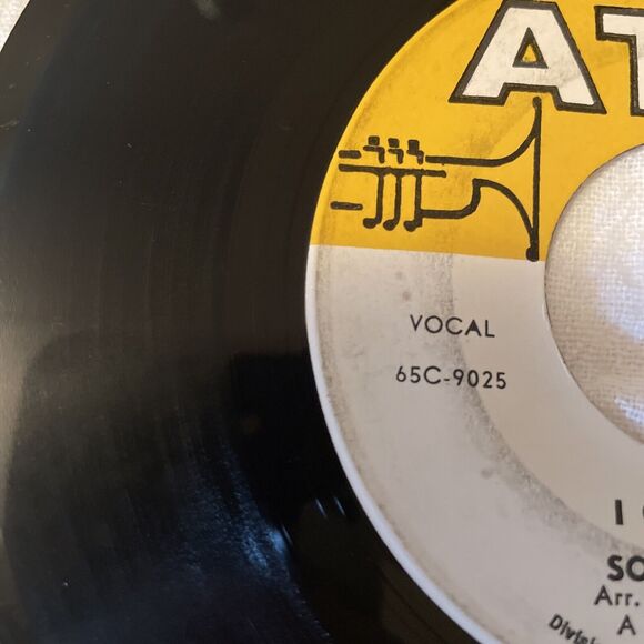 Sonny And Cher I Got You Babe/It’s Gonna Rain 45RPM ATCO Records 1965 - Picture 4 of 13